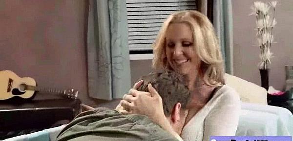  Hardcore Sex Tape With Mature Bigtits Lady (julia ann) video-13